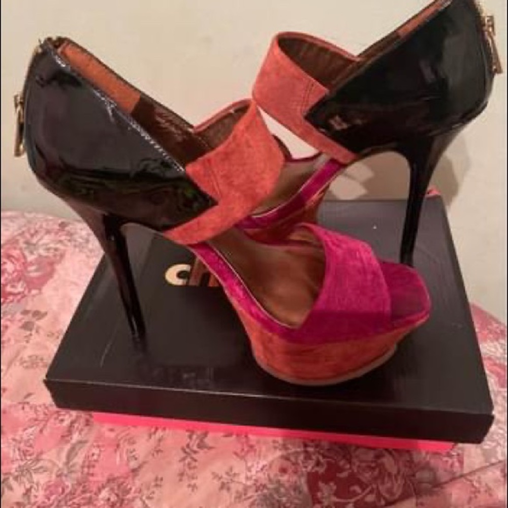 Jessica Simpson heels